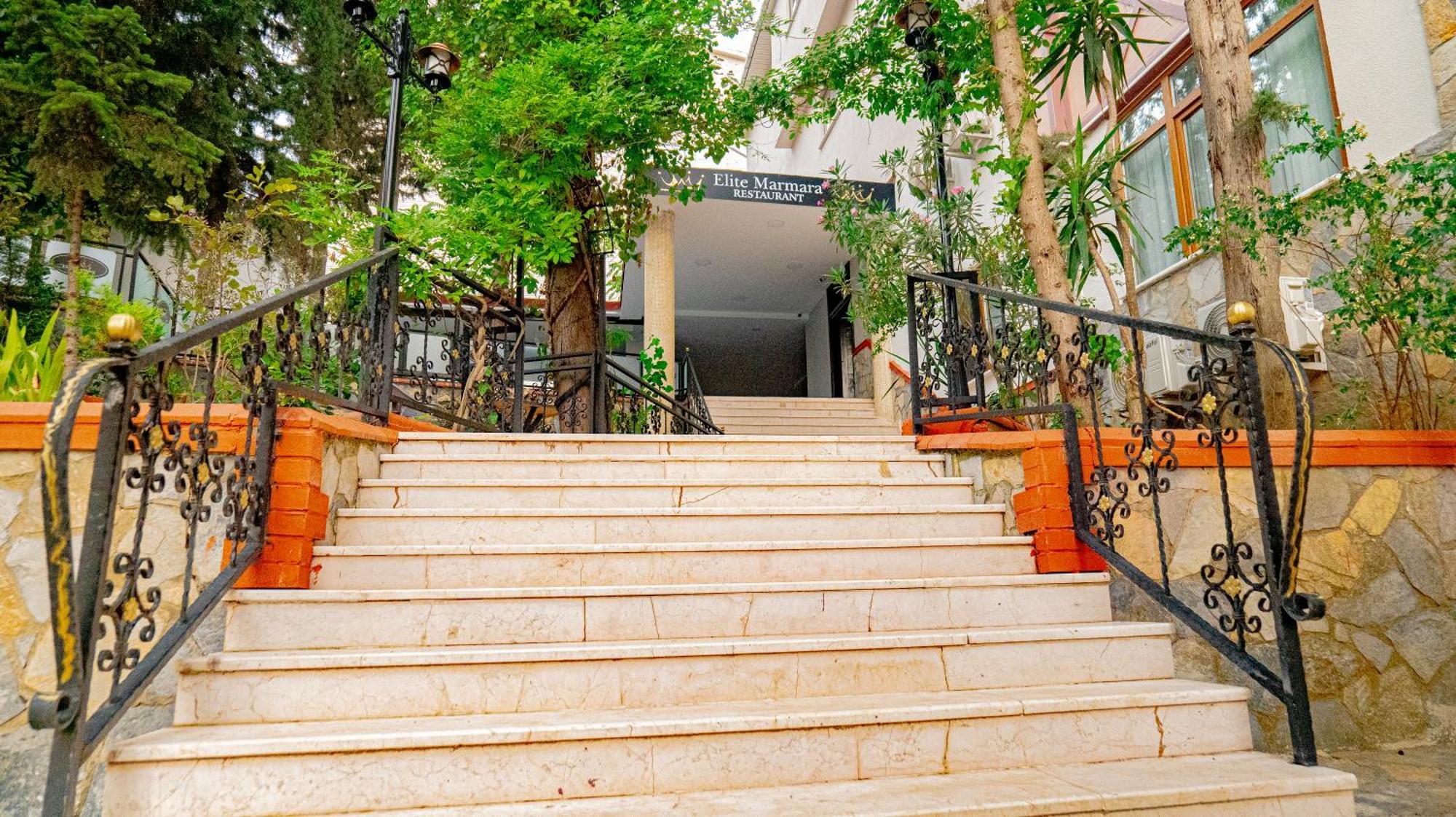 Elite Marmara Pansiyon Camlica Istambul Extérieur photo